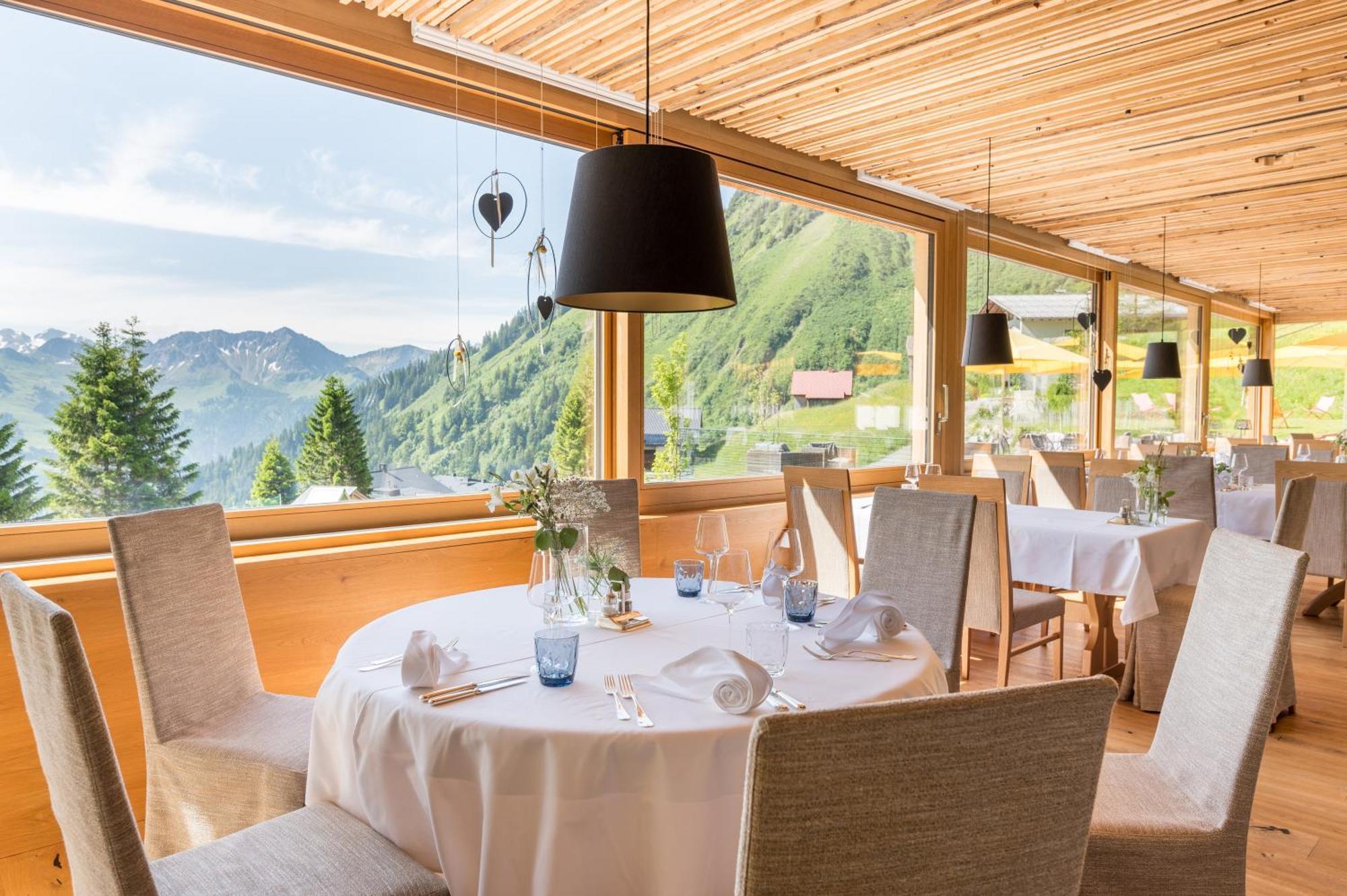 Alpenresort Walsertal Damuels Exteriör bild